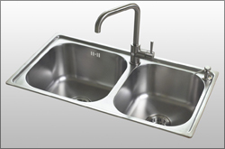 stainless kitchen sink